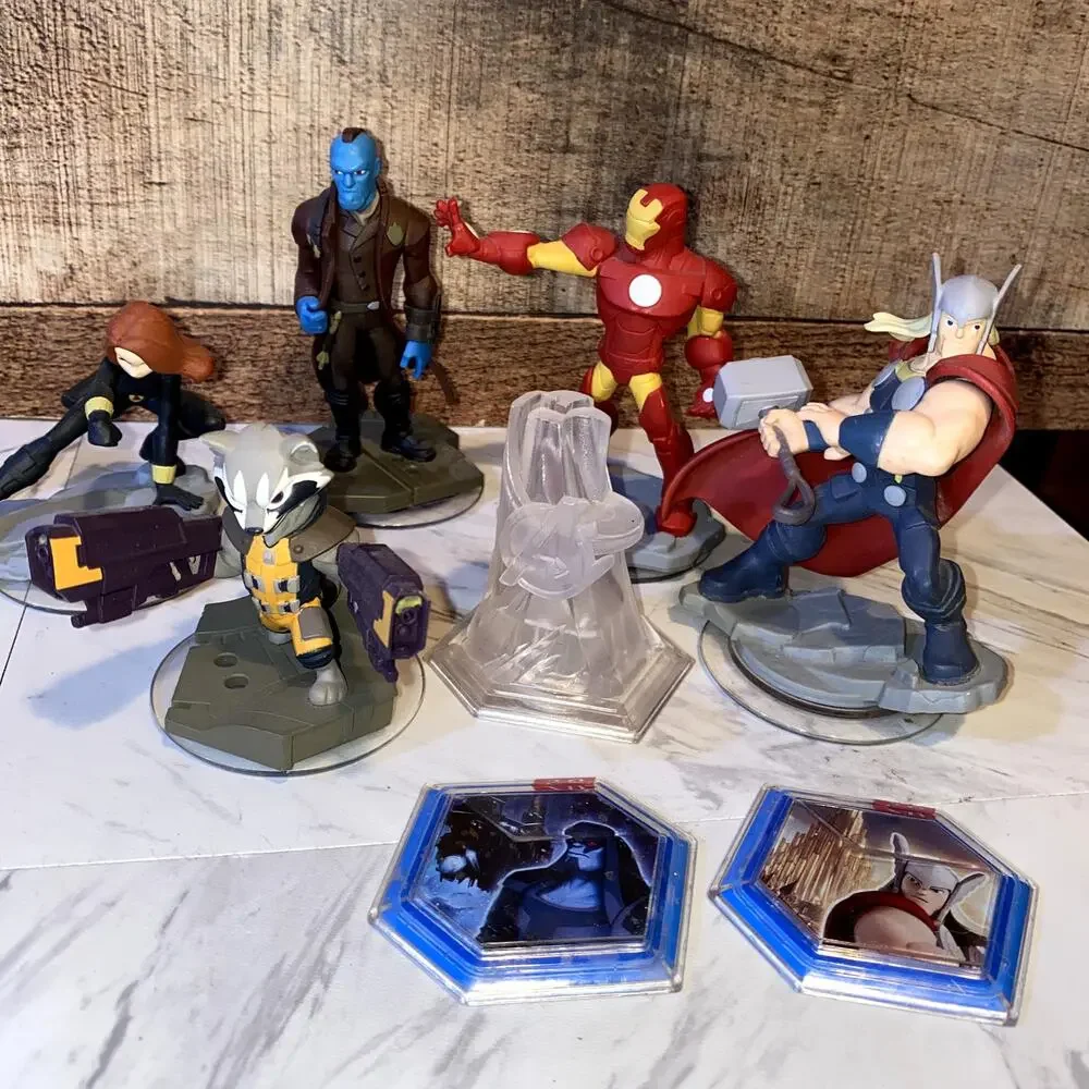 Disney Infinity 2.0 Lot of 8 Characters / Power Discs & 2.0 Disk CD Game